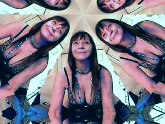 Live sex webcam photo for Cindy2SuckNow #6122759
