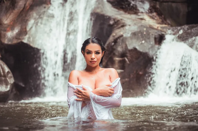 Live sex webcam photo for EmilyCurtis #5527254