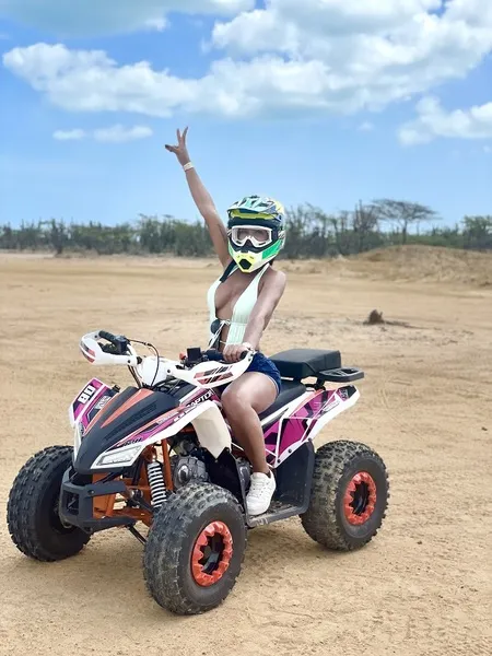 Live sex webcam photo for EmilyCurtis #5907157