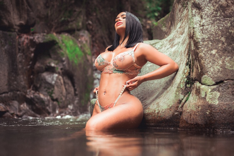 Live sex webcam photo for EmilyCurtis #5527243