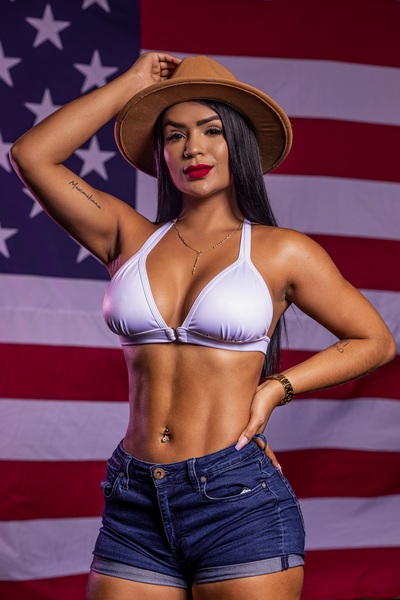 Live sex webcam photo for EmilyCurtis #3324160