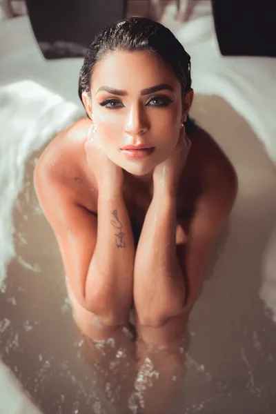 Live sex webcam photo for EmilyCurtis #5527268