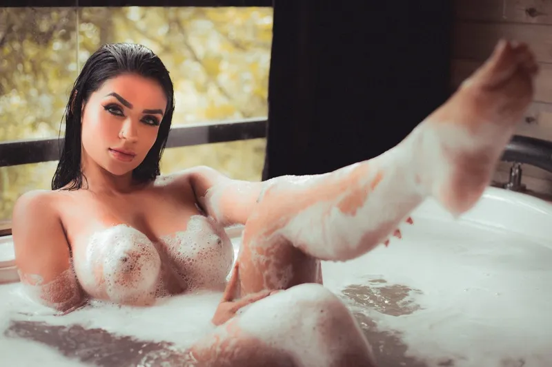 Live sex webcam photo for EmilyCurtis #5527263