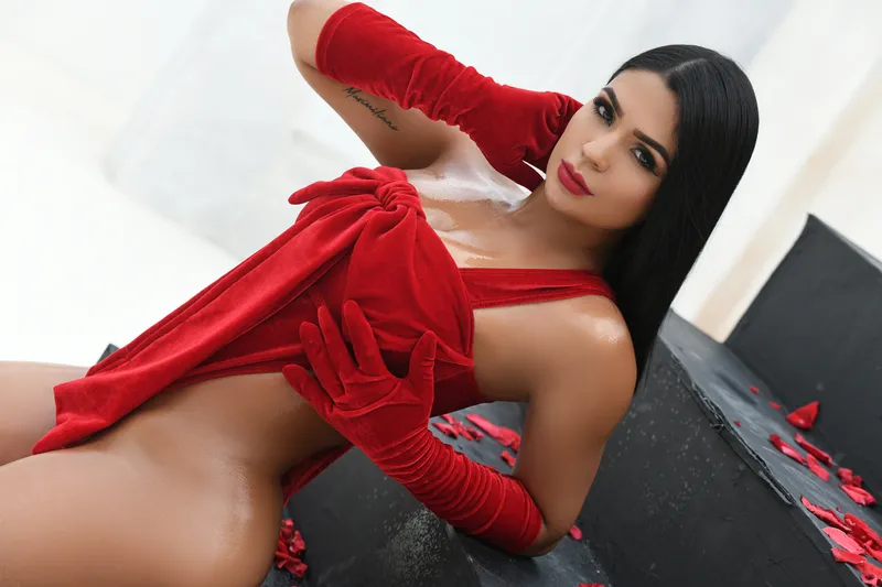 Live sex webcam photo for EmilyCurtis #6055665