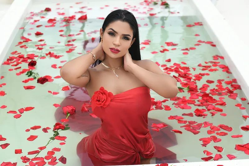 Live sex webcam photo for EmilyCurtis #6055624