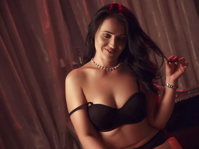 Live sex webcam photo for ElegantLauren #8401790
