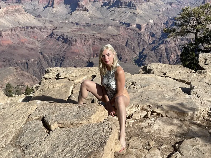 Live sex webcam photo for HelenWildKat #2766355