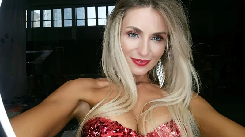 Live sex webcam photo for HelenWildKat #1825179