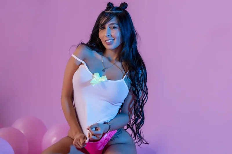 Live sex webcam photo for HollyGarcia #1915965