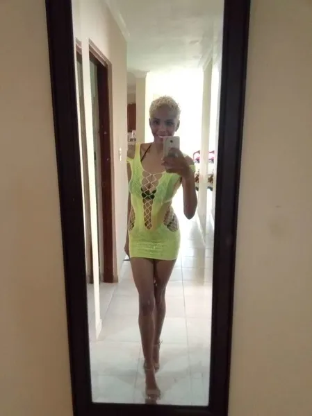 Live sex webcam photo for Wildbarbie69 #1688277