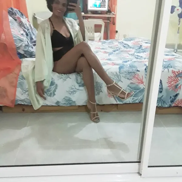 Live sex webcam photo for Wildbarbie69 #1688330