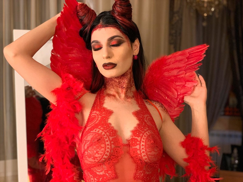 Live sex webcam photo for SelenneNoir #2135066