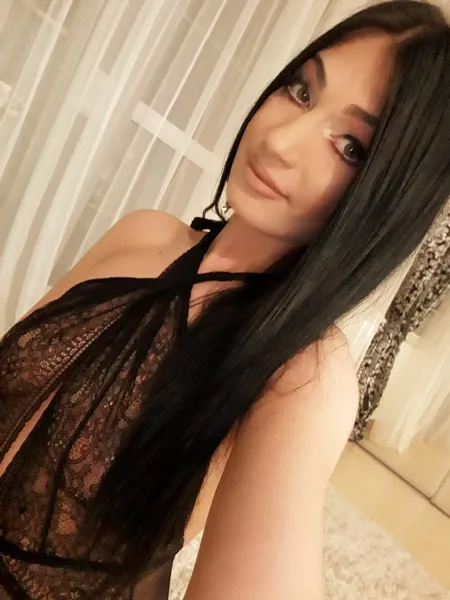 Live sex webcam photo for SelenneNoir #2134988