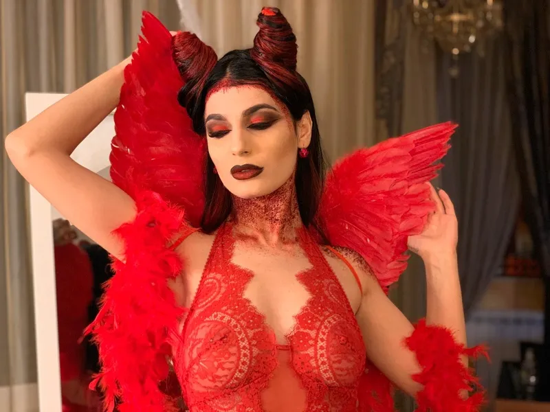 Live sex webcam photo for SelenneNoir #2135068