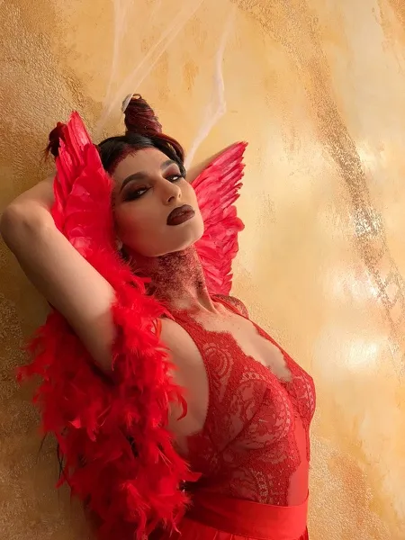 Live sex webcam photo for SelenneNoir #2135056