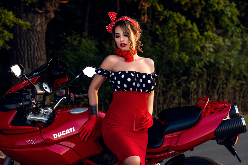 Live sex webcam photo for SelenneNoir #2135122