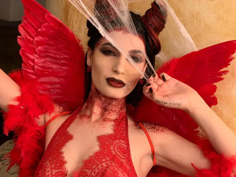 Live sex webcam photo for SelenneNoir #2135061