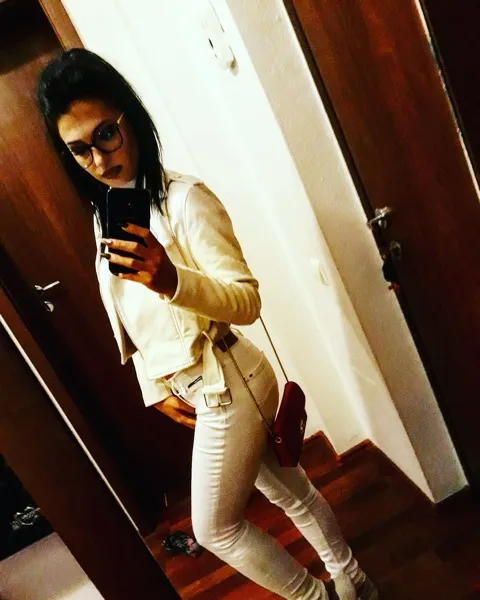 Live sex webcam photo for SelenneNoir #2134963