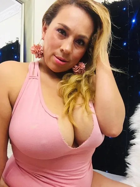 Live sex webcam photo for Kim_Simone #7377111