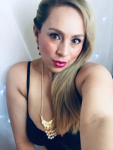 Live sex webcam photo for Kim_Simone #7377093