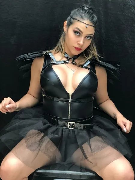 Live sex webcam photo for MiaColeman #2000609