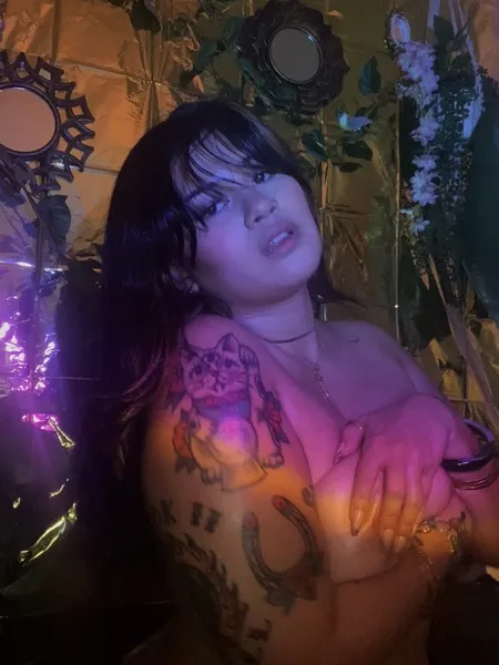 Live sex webcam photo for SophiaBailey #7421153