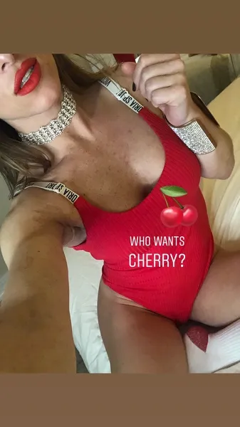 Live sex webcam photo for MistressJolieRizz #1992992