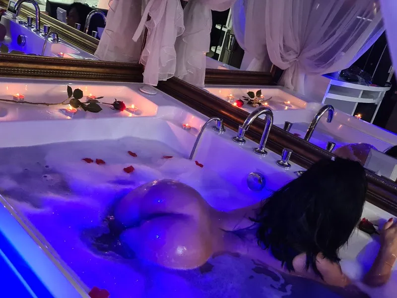 Live sex webcam photo for HAZELLXX #2956904