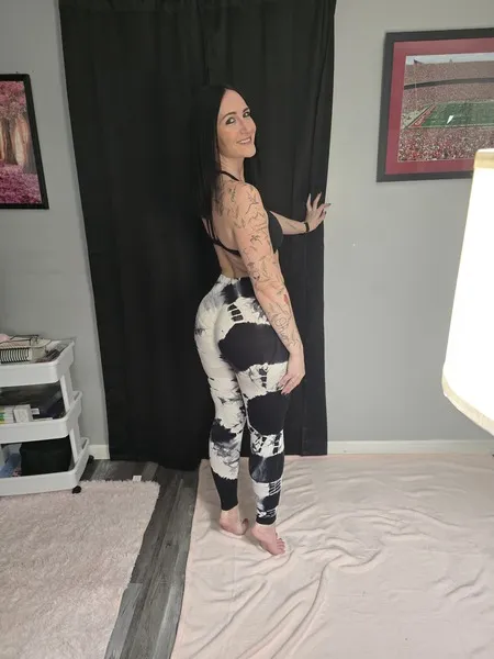 Live sex webcam photo for Ariannamae18 #7921346