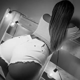 Live sex webcam photo for KarolGarciia #7389616