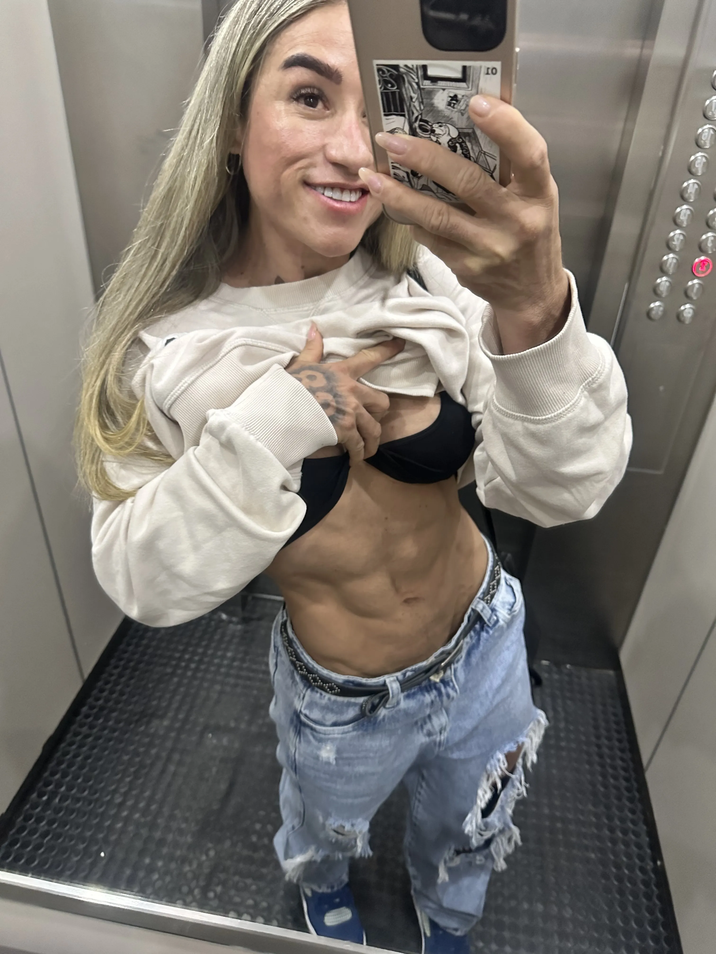 Live sex webcam photo for SofiaBorton #8313763