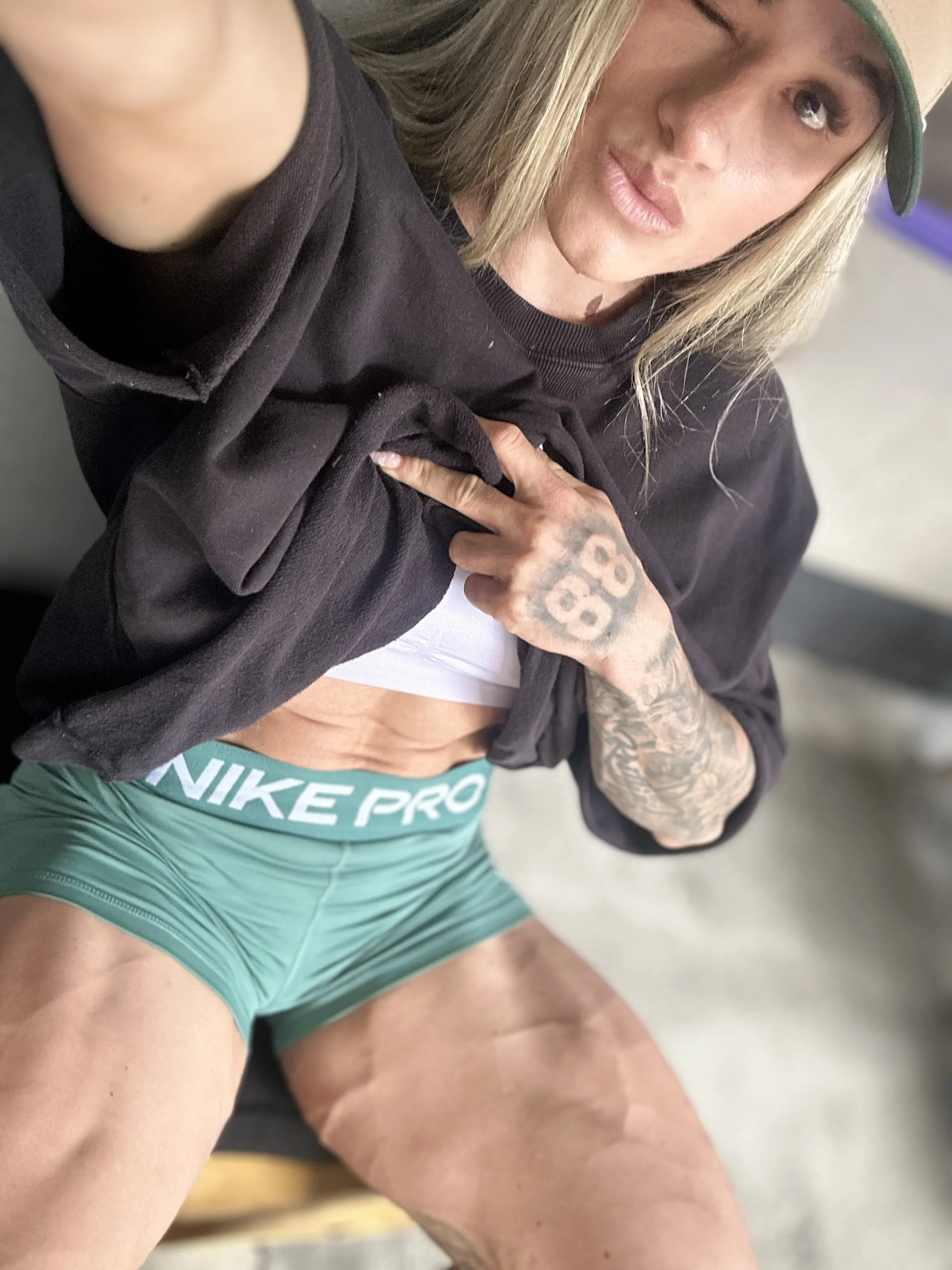 Live sex webcam photo for SofiaBorton #8313772
