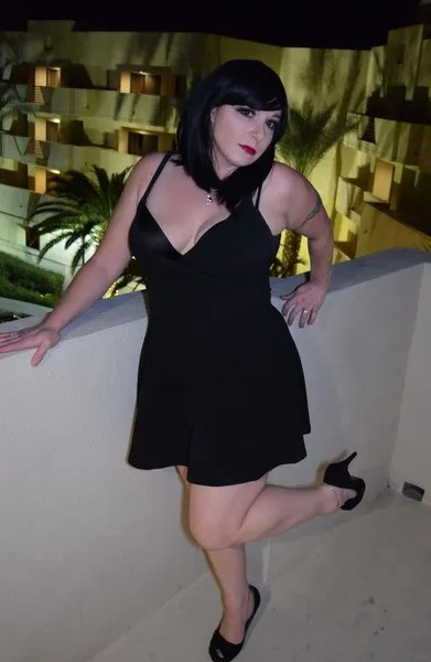 Live sex webcam photo for HotWifeSarah #7135419