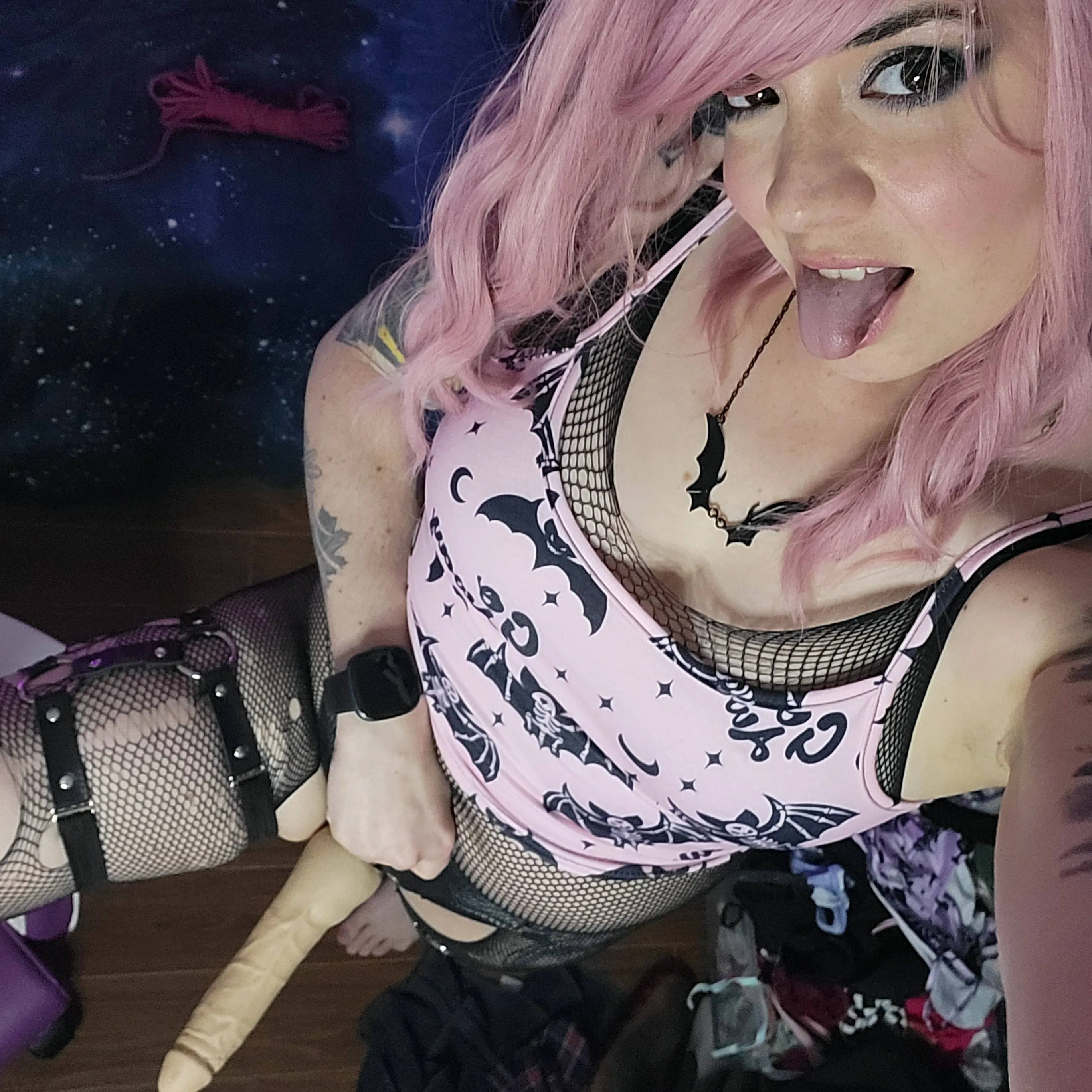 Live sex webcam photo for GoddessValkyrieRose #7845443