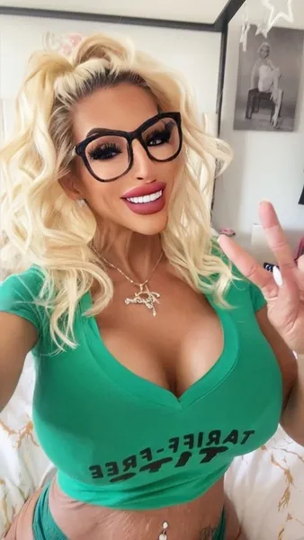 Live sex webcam photo for TAYLORSTEVENS #7889332