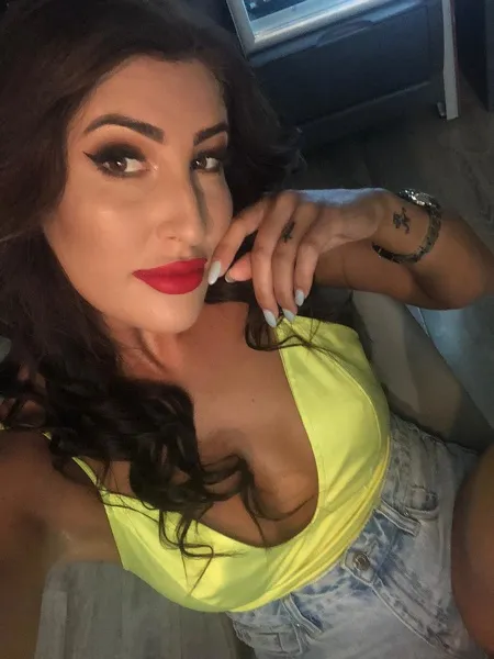 Live sex webcam photo for YvonneRiley #1859797