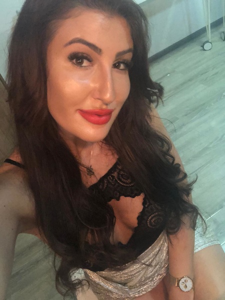 Live sex webcam photo for YvonneRiley #1859736