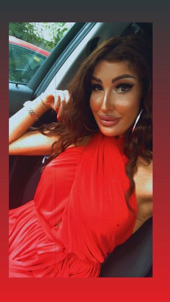 Live sex webcam photo for YvonneRiley #2200834