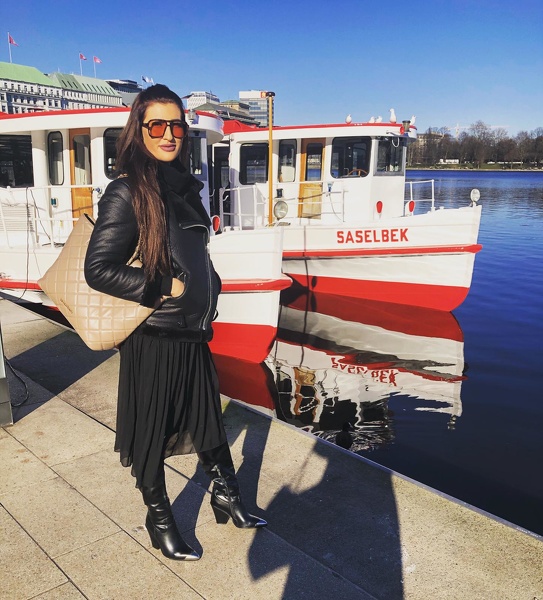 Live sex webcam photo for YvonneRiley #1859715