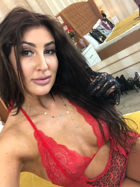 Live sex webcam photo for YvonneRiley #1859741