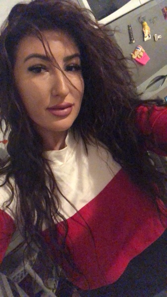 Live sex webcam photo for YvonneRiley #1859740