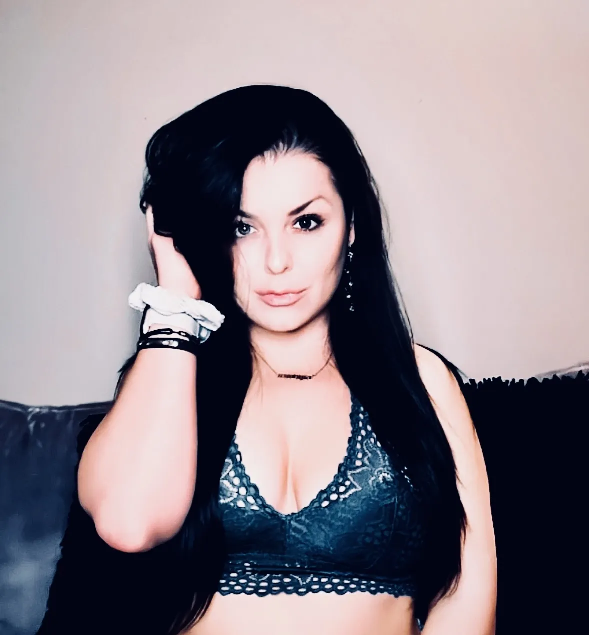 Live sex webcam photo for AriaMae #7405890