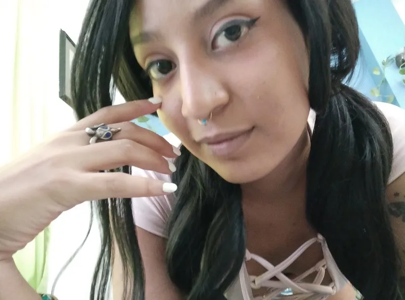 Live sex webcam photo for LizzRios #2273755