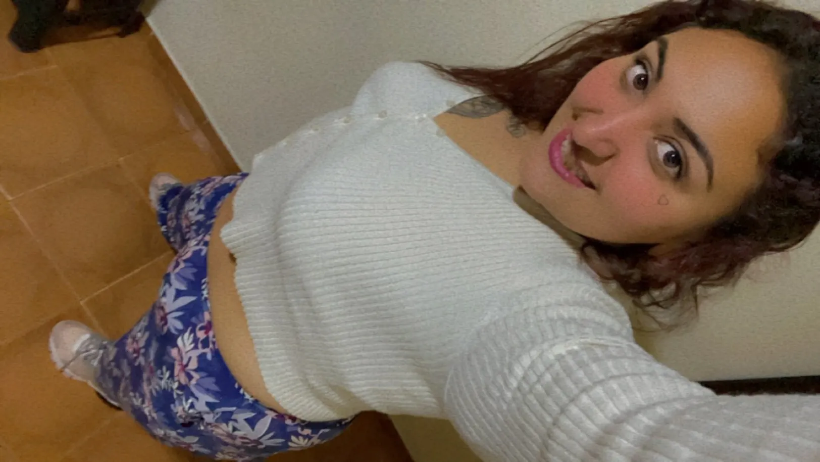 Live sex webcam photo for Sweet_X #7915649