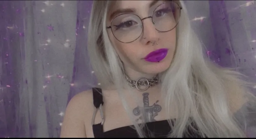 Live sex webcam photo for MarcelineWaters #7922441