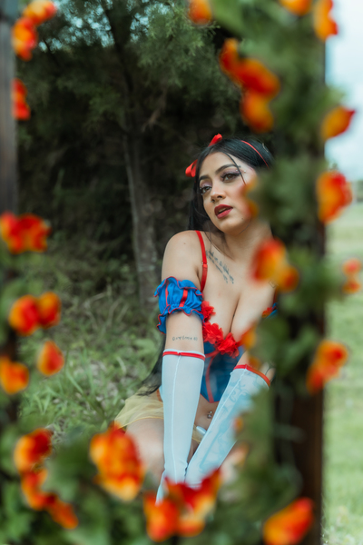 Live sex webcam photo for ErinHadid #6116378