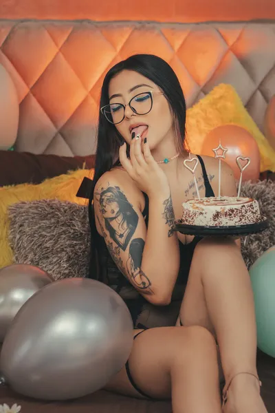 Live sex webcam photo for ErinHadid #6116251