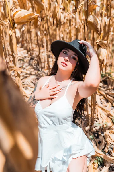 Live sex webcam photo for ErinHadid #6116432