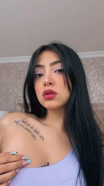 Live sex webcam photo for ErinHadid #6116287