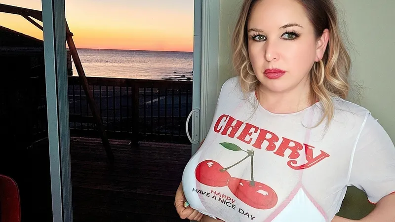 Live sex webcam photo for TITANIC_TITS #7874600